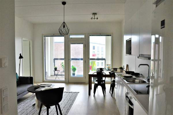 3h + avok + iso lasitettu parveke  Vantaa - valokuva 3