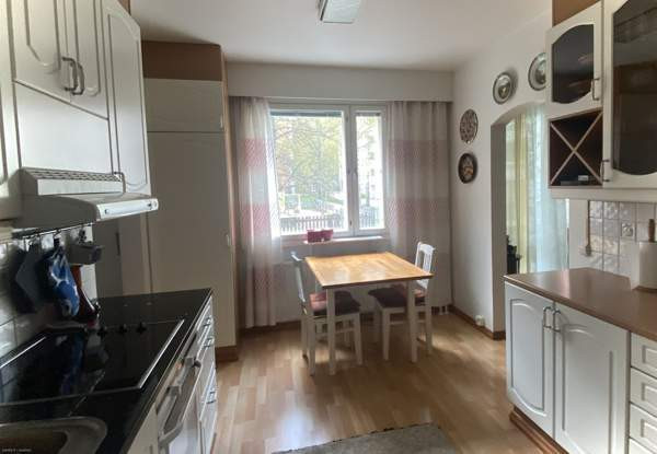 4h + k + wc + ph + parveke  Vantaa - valokuva 3