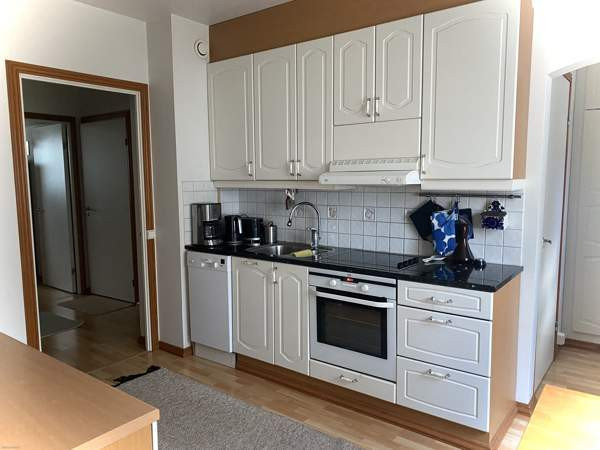 4h + k + wc + ph + parveke  Vantaa - valokuva 5