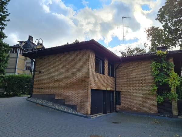 5 huonetta, ruokailutila, sauna, kylpyhuone, 2 x W  Helsinki - valokuva 4