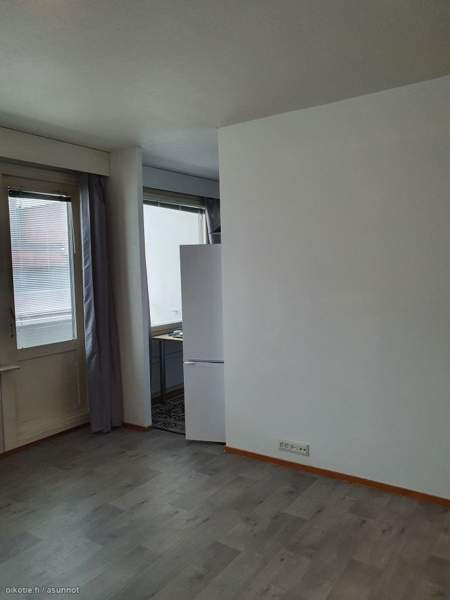 1h + k+   wc/suihku + vh + iso parveke n.10m2 lasi  Kouvola – foto 8