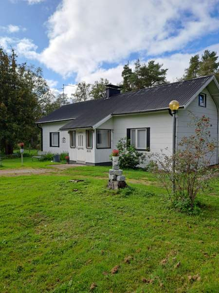 3h + k+s+kph+pukuh+wc+vh+2et+kuisti+avovintti+Kell  Säkylä - valokuva 4