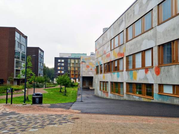 4h + kph-wc + wc + avokeittiö + 2 parveketta  Вантаа - изображение 7