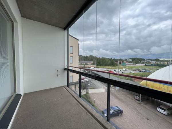 1h + avok + lasitettu parv.  Nurmijaervi - valokuva 1