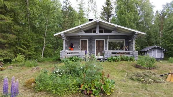 Olohuone, keittonurkaus, nukkumaparvi. Aitassa (pi  Tohmajärvi - valokuva 1