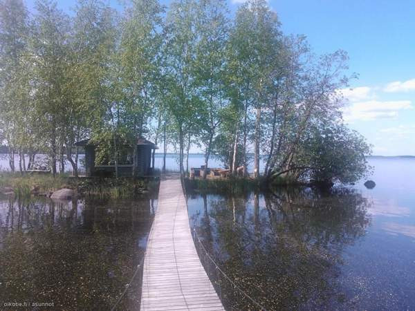 Olohuone, keittonurkaus, nukkumaparvi. Aitassa (pi  Tohmajärvi - valokuva 2