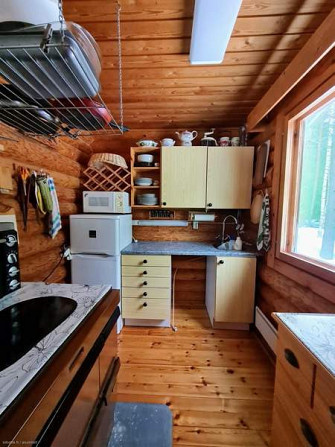 Olohuone, keittonurkaus, nukkumaparvi. Aitassa (pi  Tohmajärvi - valokuva 7