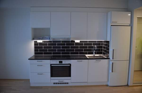 1h + kt + 19krs iso lasitettu parveke  Espoo - valokuva 4