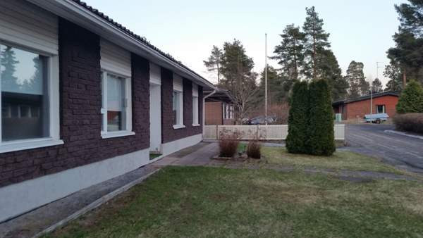 6h + k + kph + sauna + 2x wc + vh + et.  Zaporiz'ka Oblast' - valokuva 2