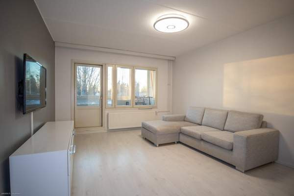 2h + k + kph + lasitettu parveke  Vantaa - valokuva 1