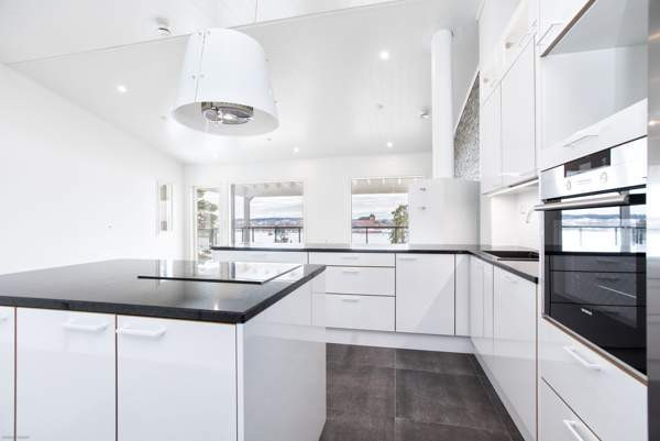 Esimerkiksi 4h + tupak + vh + kph + s + wc + khh +  Haemeenlinna – foto 2