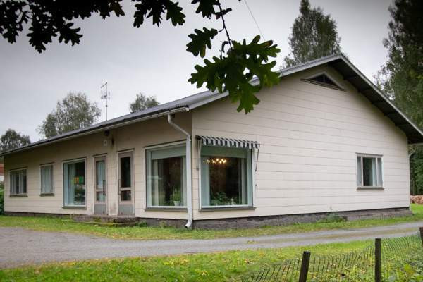 8h + k + s  Hämeenlinna - valokuva 1