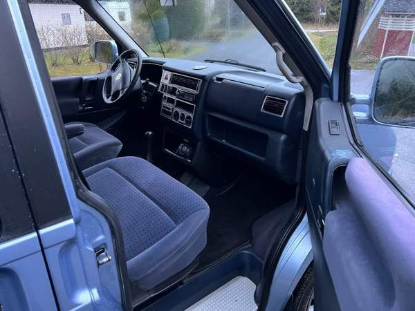 Volkswagen Caravelle Каарина - изображение 8