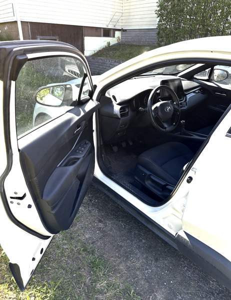 Toyota C-HR Tornio - valokuva 4