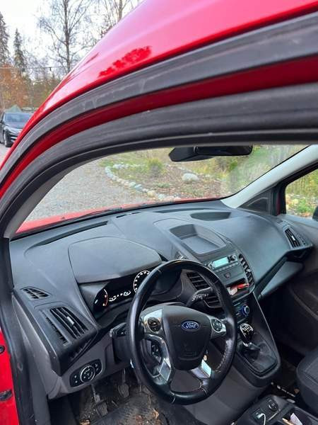 Ford Grand Tourneo Connect Jyvaeskylae - photo 4