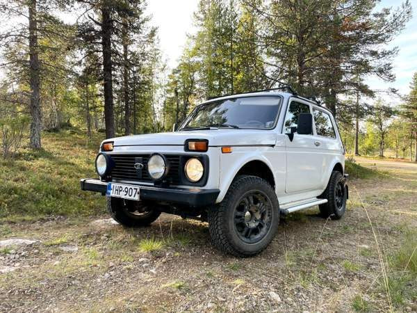 Lada Niva Lons-le-Saunier - valokuva 4