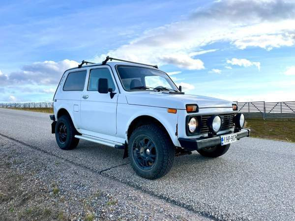 Lada Niva Lons-le-Saunier - valokuva 2