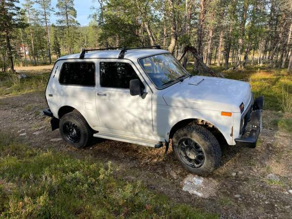 Lada Niva Lons-le-Saunier - valokuva 5