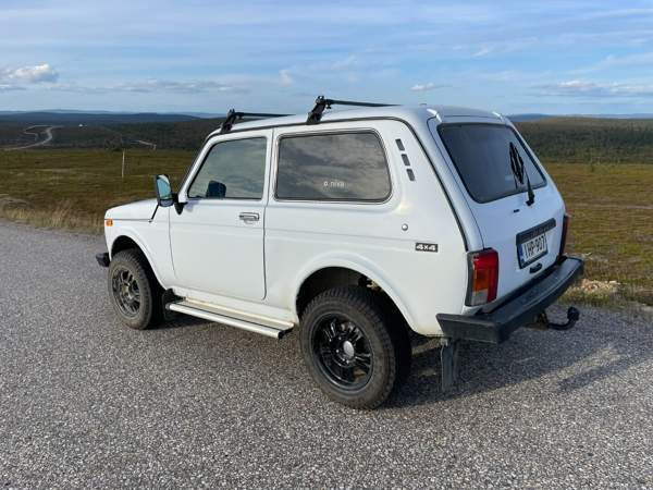 Lada Niva Lons-le-Saunier - valokuva 1