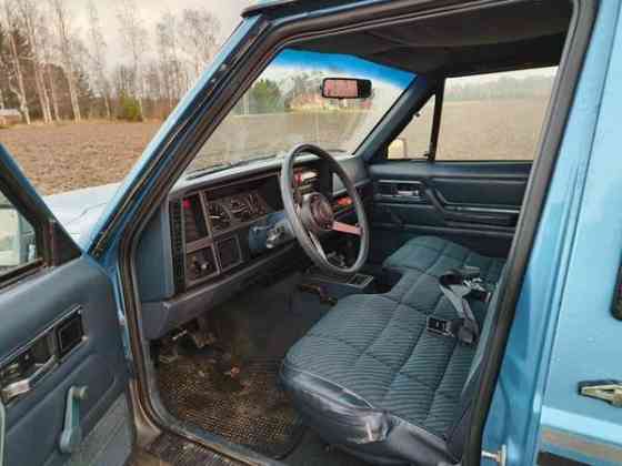 Jeep Comanche Maaninka