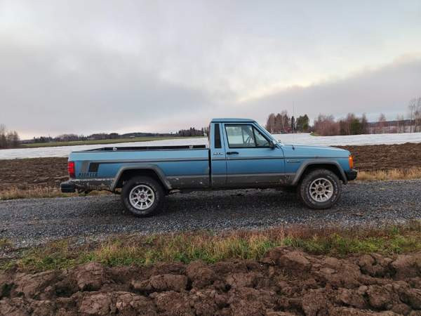 Jeep Comanche Maaninka - изображение 4