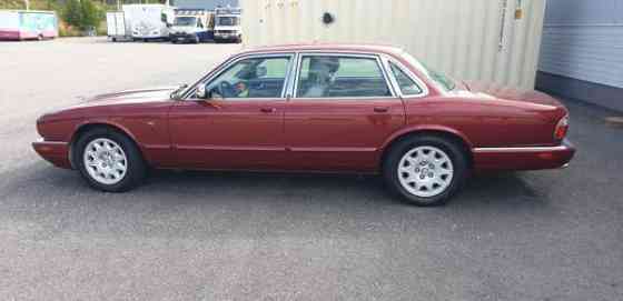 Jaguar XJ8 Каарина