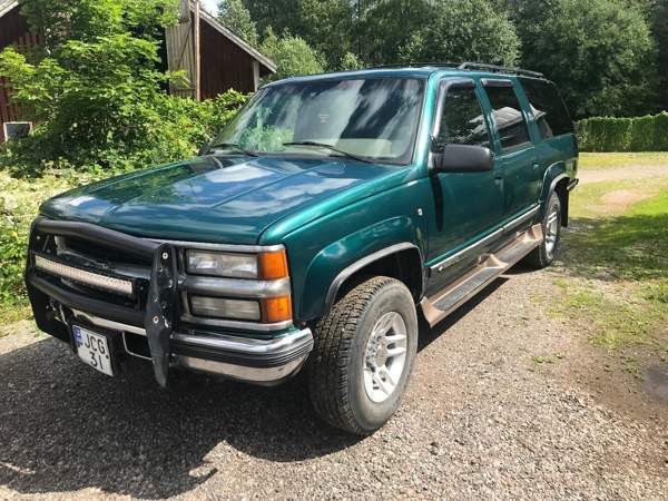 Chevrolet Suburban Хямеэнлинна - изображение 3