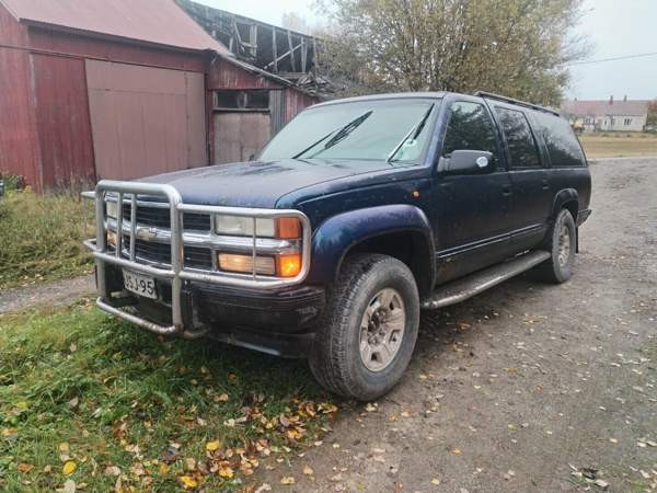 Chevrolet Suburban Mikkeli - valokuva 4
