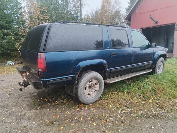 Chevrolet Suburban Mikkeli - valokuva 2