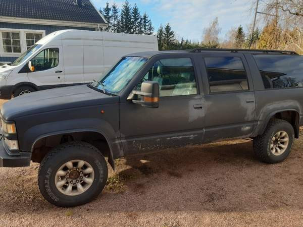 Chevrolet Suburban Лохья - изображение 2
