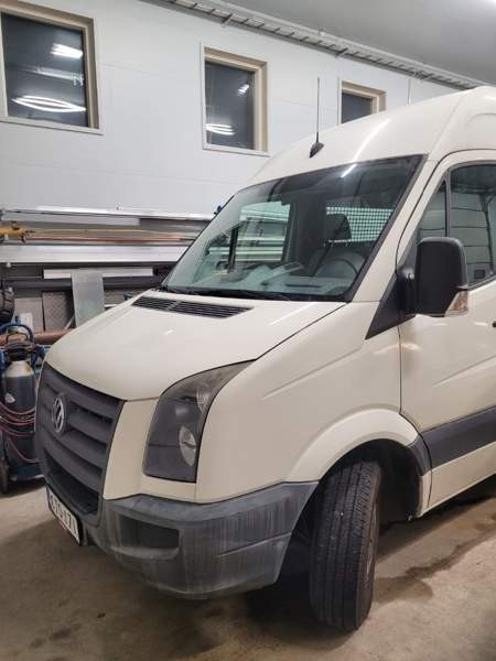 Volkswagen Crafter Mustasaari - изображение 1