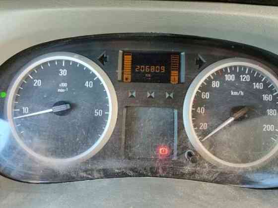 Opel Vivaro Каарина