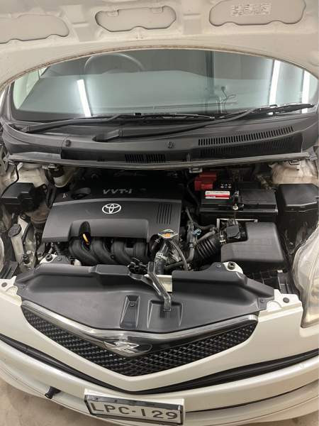 Toyota Ractis Raahe - valokuva 7