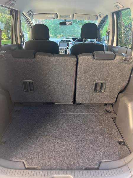 Toyota Ractis Raahe - valokuva 6