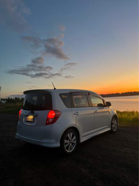 Toyota Ractis Raahe - valokuva 1