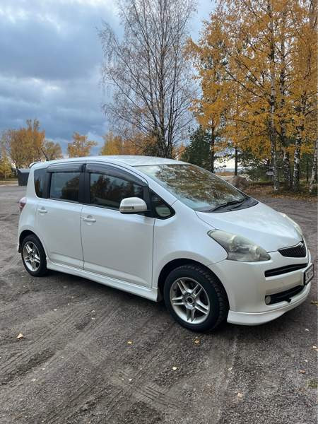 Toyota Ractis Raahe - valokuva 8