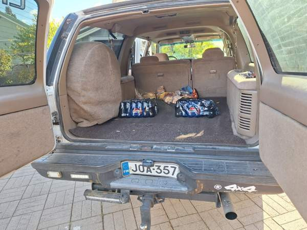 Chevrolet Suburban Котка - изображение 3