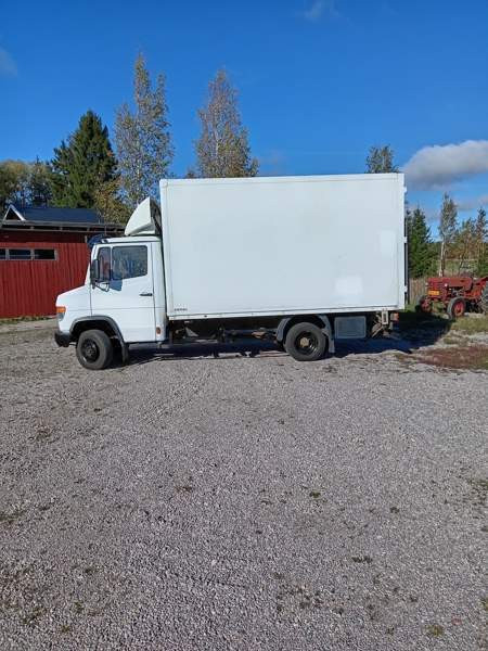 Mercedes-Benz Vario Pertteli - изображение 2