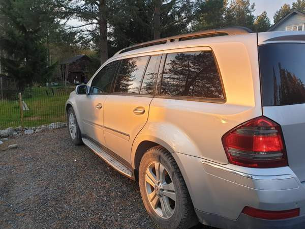 Mercedes-Benz GL Mustasaari - valokuva 2