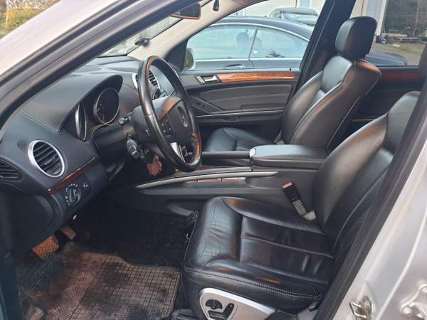 Mercedes-Benz GL Mustasaari - valokuva 5