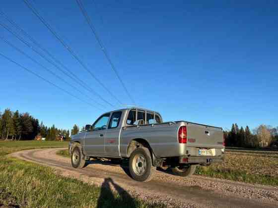 Mazda B2500 Lieto
