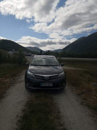 Toyota Avensis Pelkosenniemi - photo 2