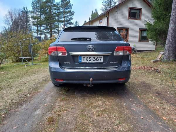 Toyota Avensis Pelkosenniemi - photo 4