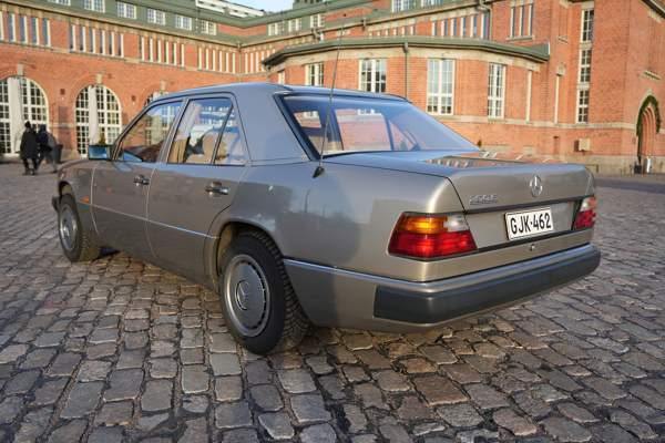 Mercedes-Benz 200 Helsinki - photo 4