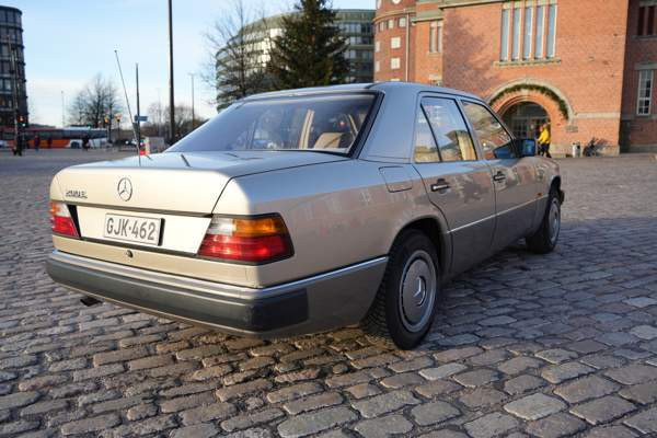 Mercedes-Benz 200 Helsinki - photo 3