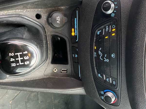 Ford Transit Courier Мянтсяля - изображение 6
