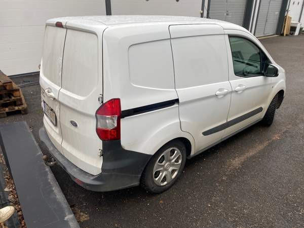 Ford Transit Courier Mäntsälä - valokuva 4
