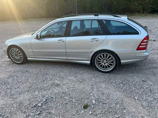 Mercedes-Benz C 32 AMG Helsinki - valokuva 4