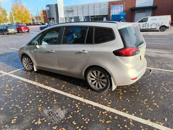 Opel Zafira Tourer Kouvola - valokuva 1
