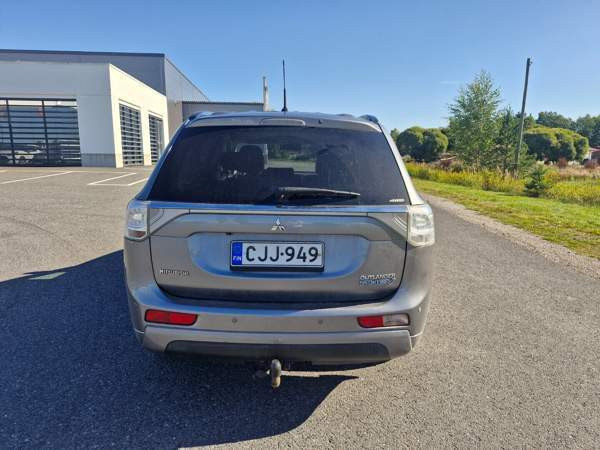 Mitsubishi Outlander PHEV Uusikaupunki - valokuva 6